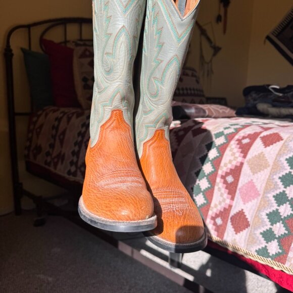 Ariat cowboy boots - Picture 2 of 4